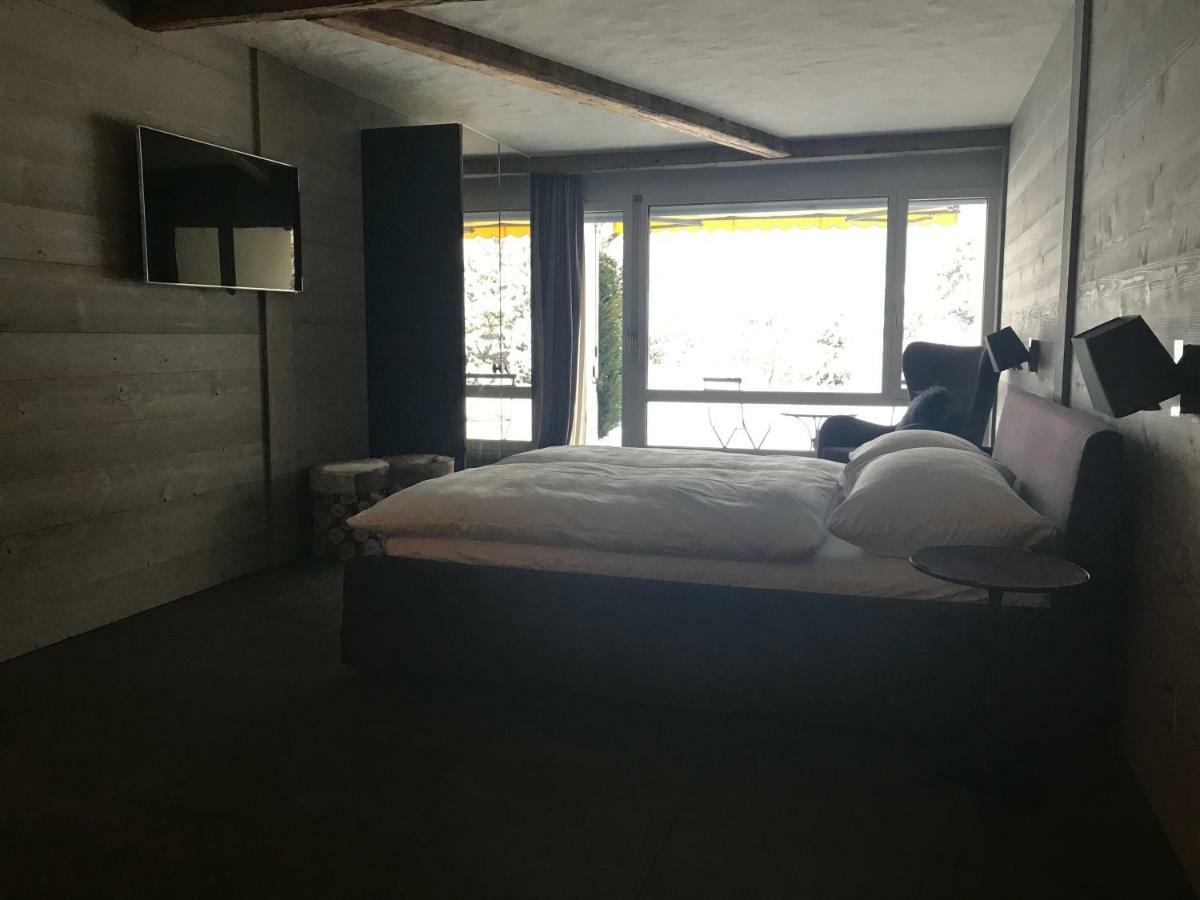 Charly In Apartment